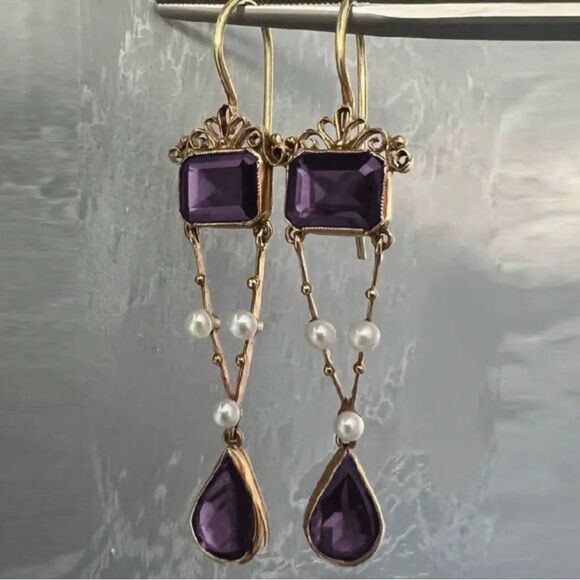 💜 NEW Elegant Gold Earrings with Purple crystals & Pearl Dangle Earrings 💜 - Picture 1 of 7